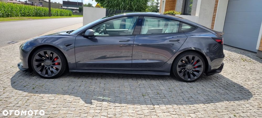 Tesla Model 3 - 10