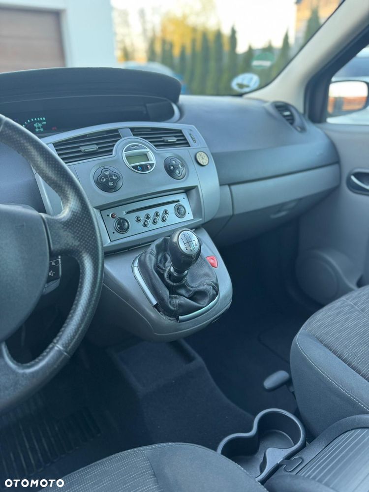 Renault Scenic 2.0 16V Expression - 8
