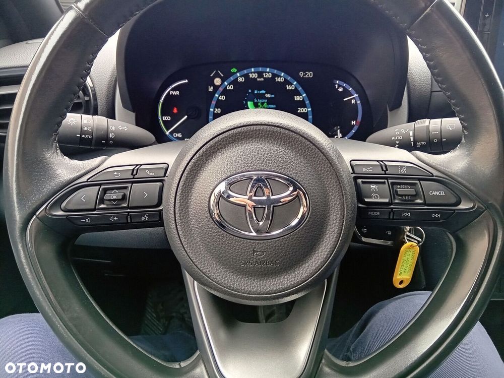 Toyota Yaris Cross Hybrid 1.5 Comfort 4x4 - 19