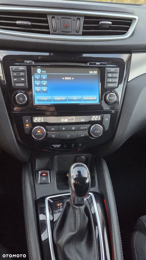 Nissan Qashqai 1.6 DCi Xtronic TEKNA - 9
