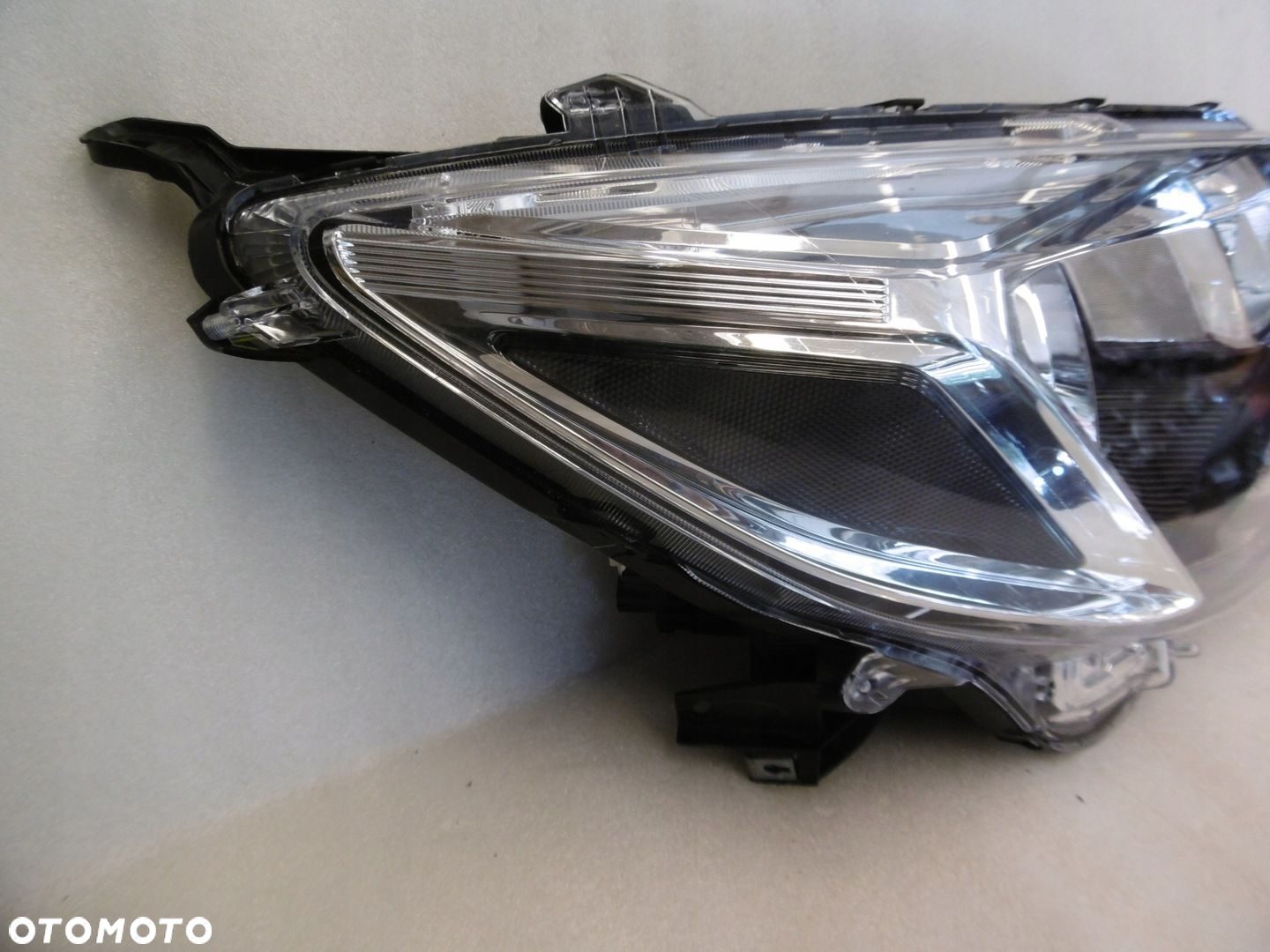 MITSUBISHI SPACE STAR III - lampa przednia prawa - 2