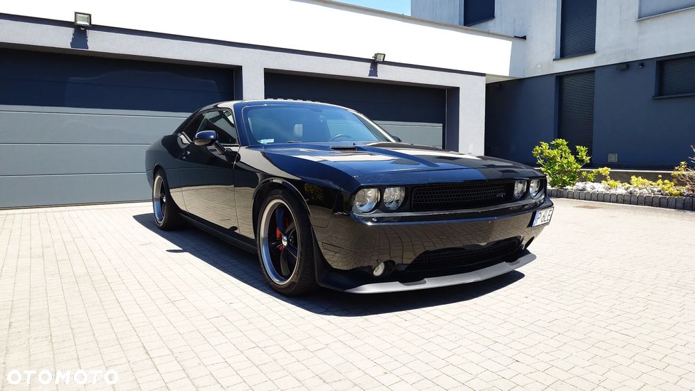Dodge Challenger - 8