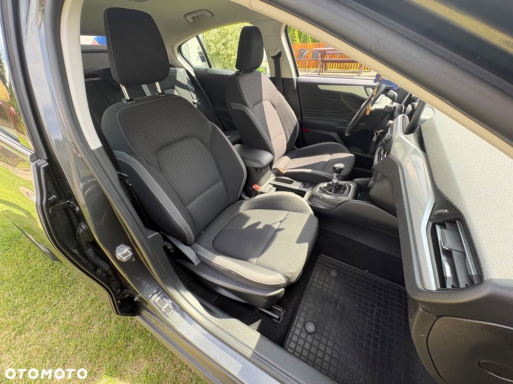 Ford Focus 1.0 EcoBoost Titanium - 22
