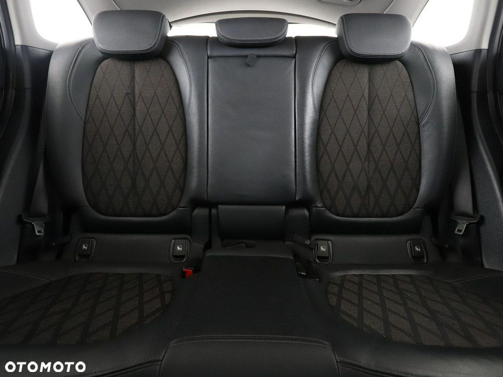 BMW X1 sDrive18d xLine - 19