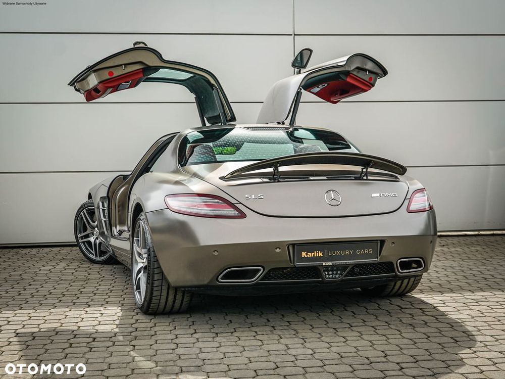 Mercedes-Benz SLS - 11