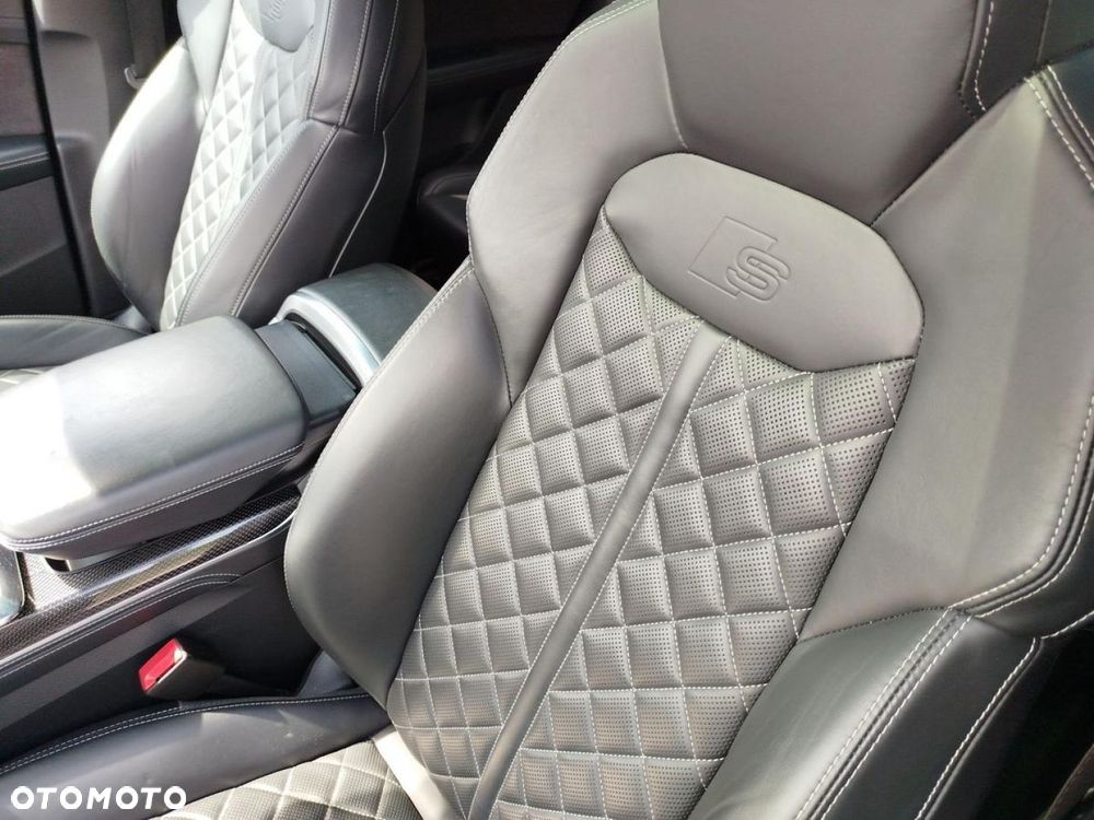 Audi SQ8 - 12