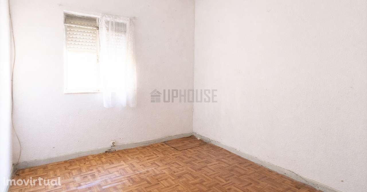 Moradia para Restaurar T2 - Grande imagem: 2/11