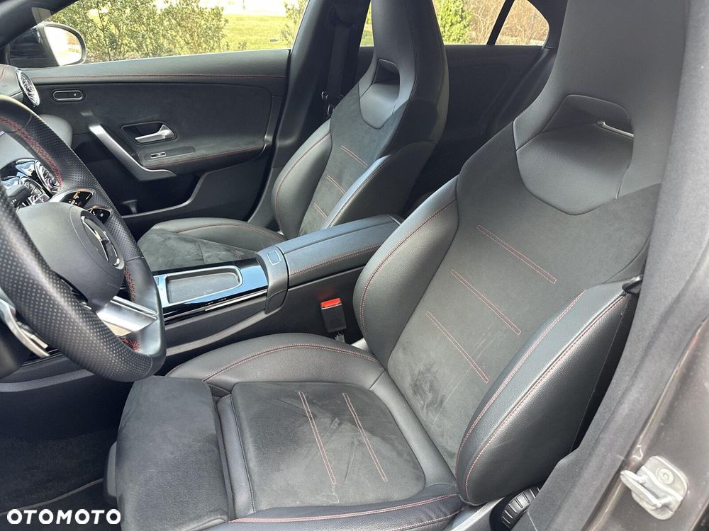 Mercedes-Benz CLA 200 AMG Line 7G-DCT - 20