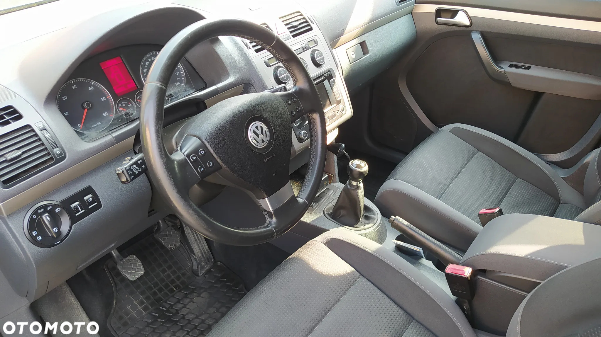 Volkswagen Touran 1.9 TDI Conceptline - 5