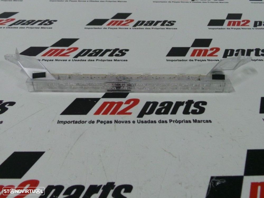 Terceira luz stop (branco) Seminovo/ Original BMW Série 1 - 1