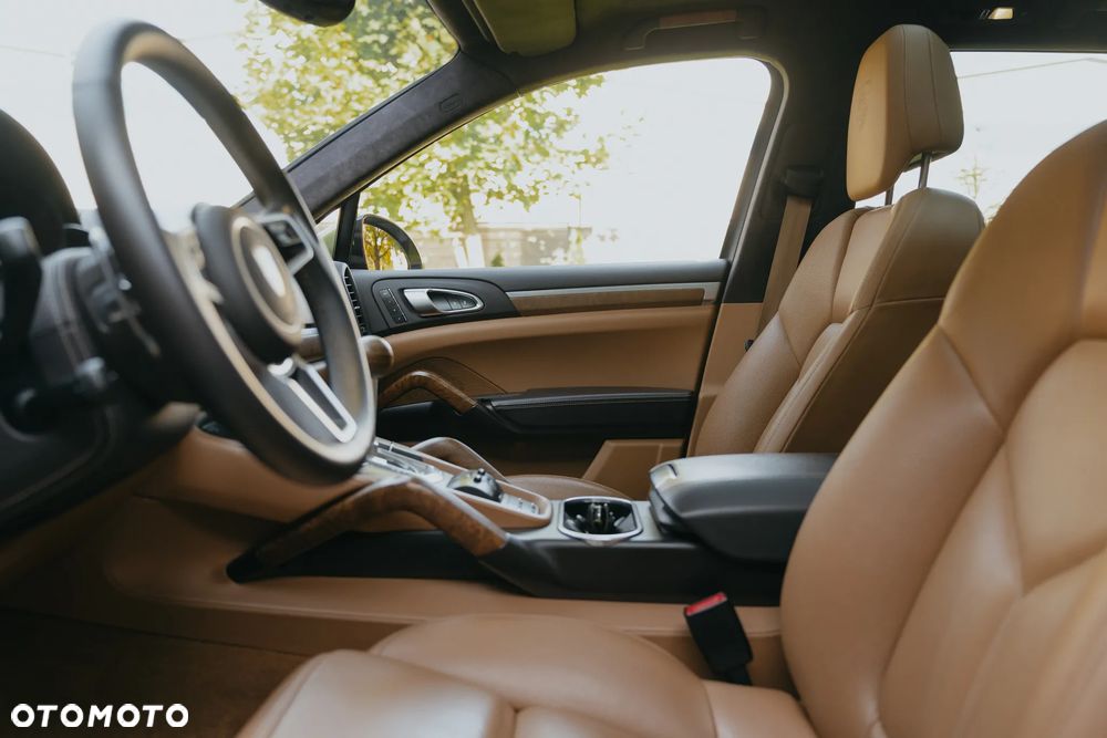 Porsche Cayenne GTS - 15