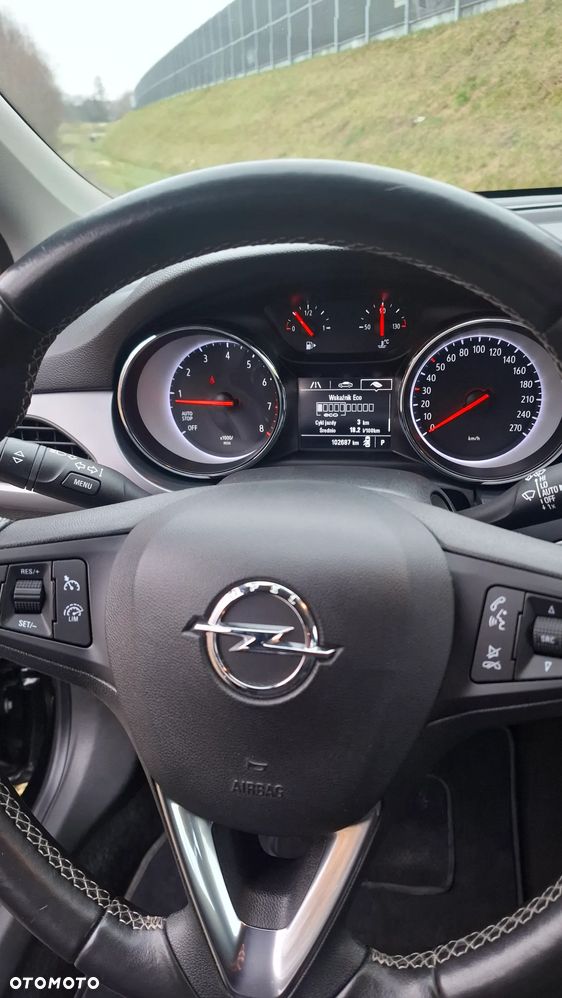 Opel Astra 1.4 T Dynamic S&S - 17