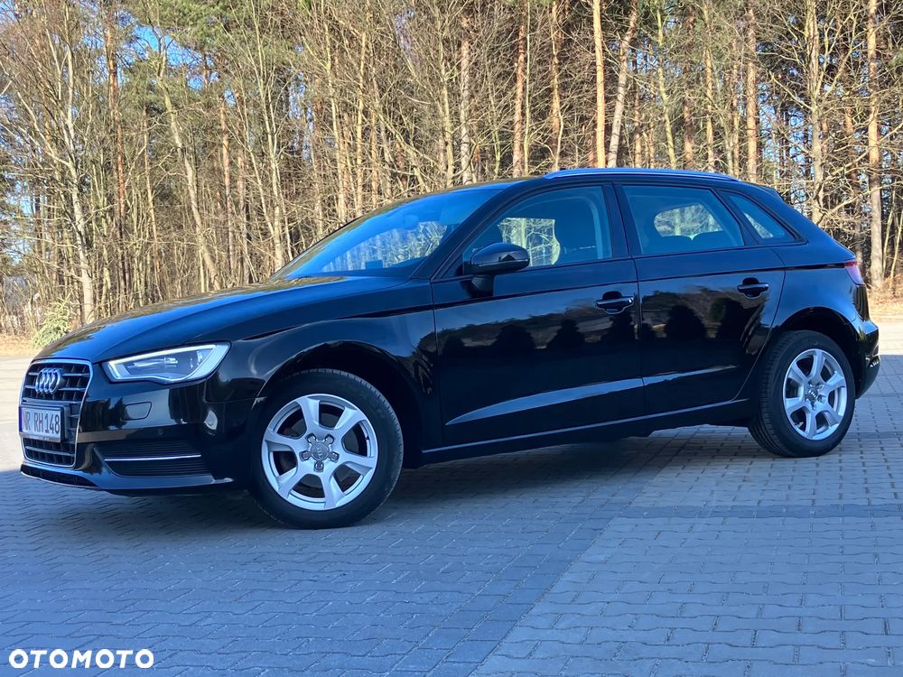 Audi A3 Sportback 2.0 TDI S line Sportpaket - 4