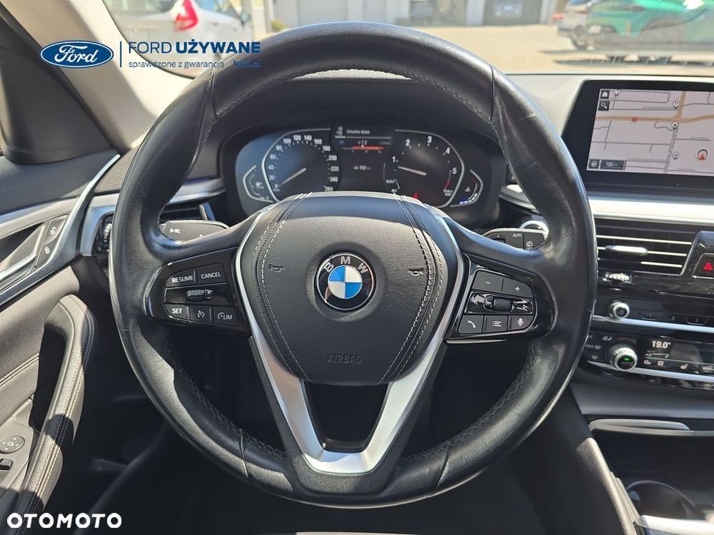 BMW Seria 5 530d mHEV - 19