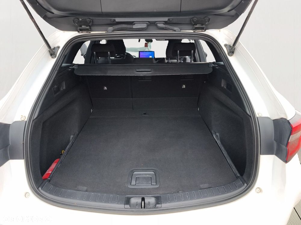 Toyota Corolla 1.8 Hybrid Comfort - 13