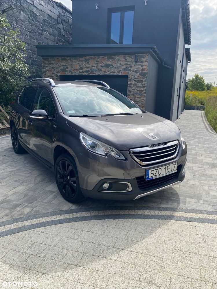Peugeot 2008 1.2 Pure Tech Allure S&S - 12