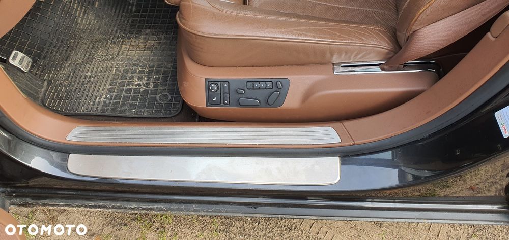 Volkswagen Phaeton - 8