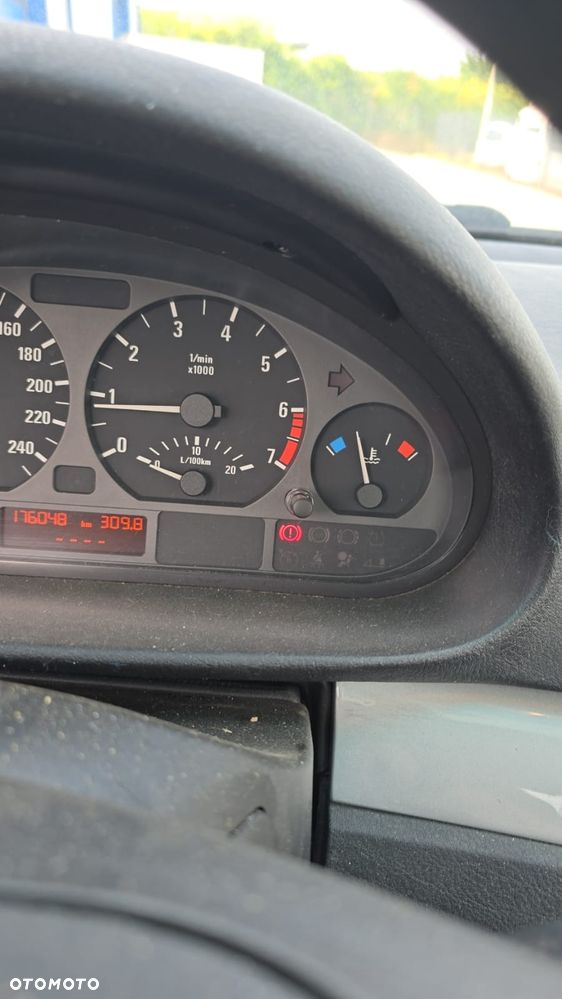 BMW Seria 3 318i - 11