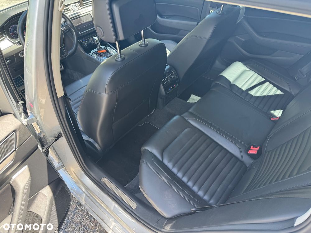 Volkswagen Passat 2.0 TDI Bi-Turbo BMT 4Mot Highline DSG - 14