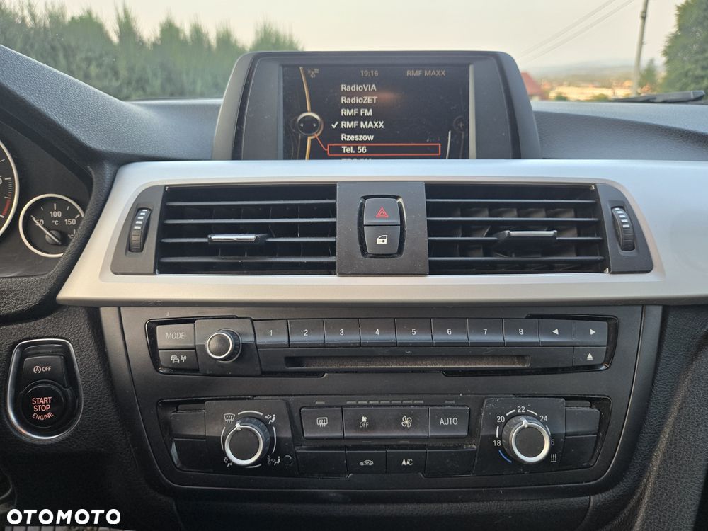 BMW Seria 3 320d - 24