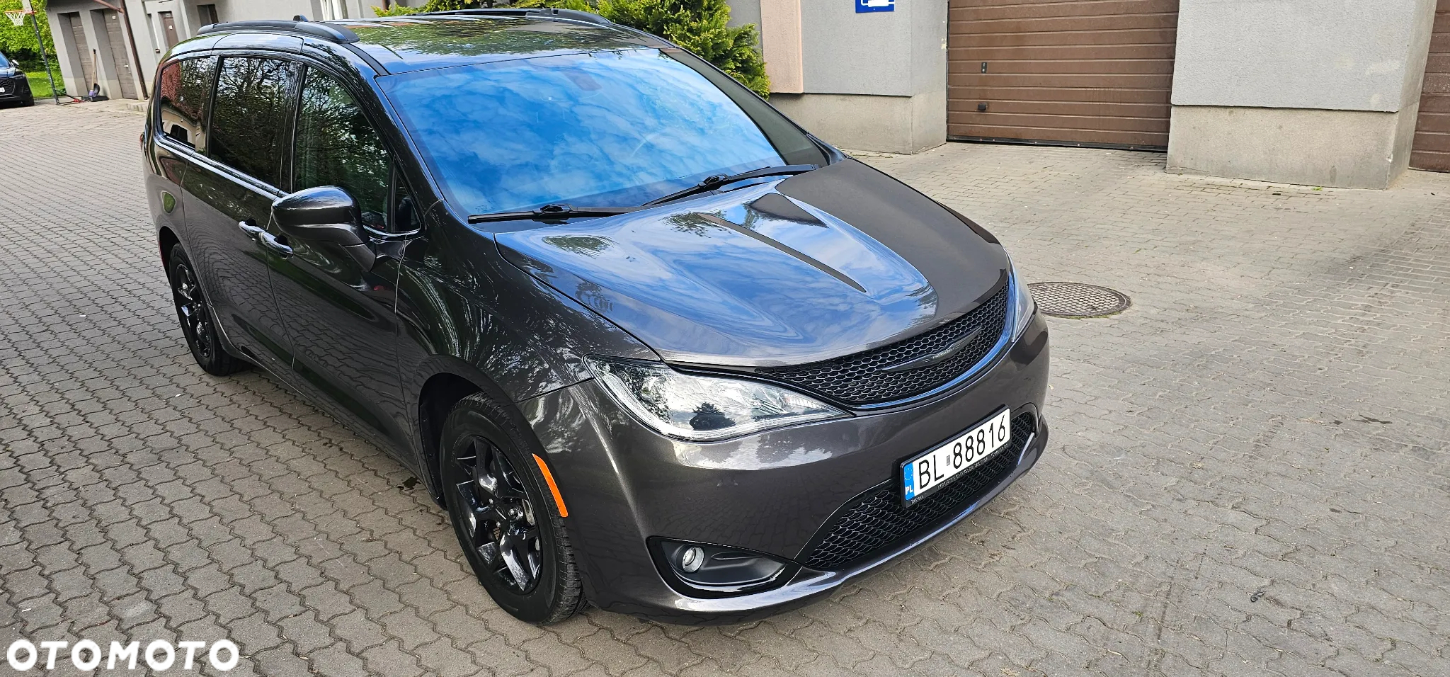 Chrysler Pacifica - 33
