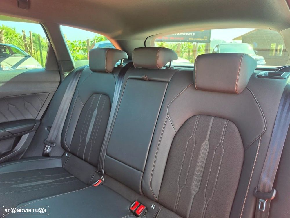 Cupra Leon ST 1.4 e-Hybrid MID DSG - 11
