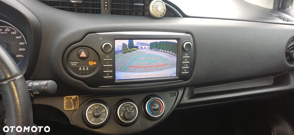 Toyota Yaris 1.5 Premium - 16