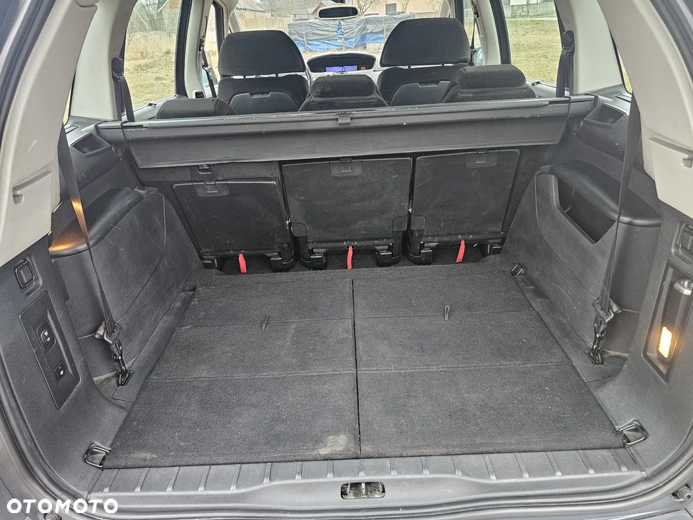 Citroën C4 Grand Picasso 2.0 16V 7-Sitzer EGS6 Exclusive - 19