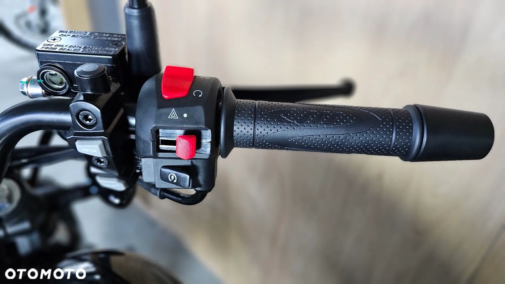 QJMOTOR SRV 125 - 12