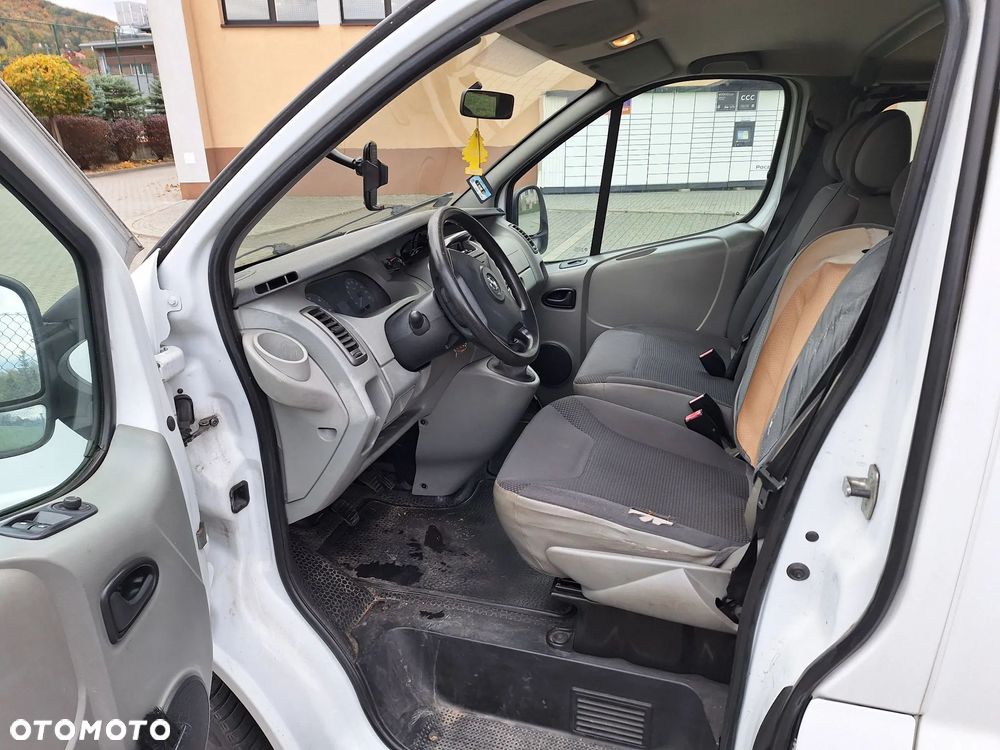 Opel Vivaro L2H1 2.9t - 15