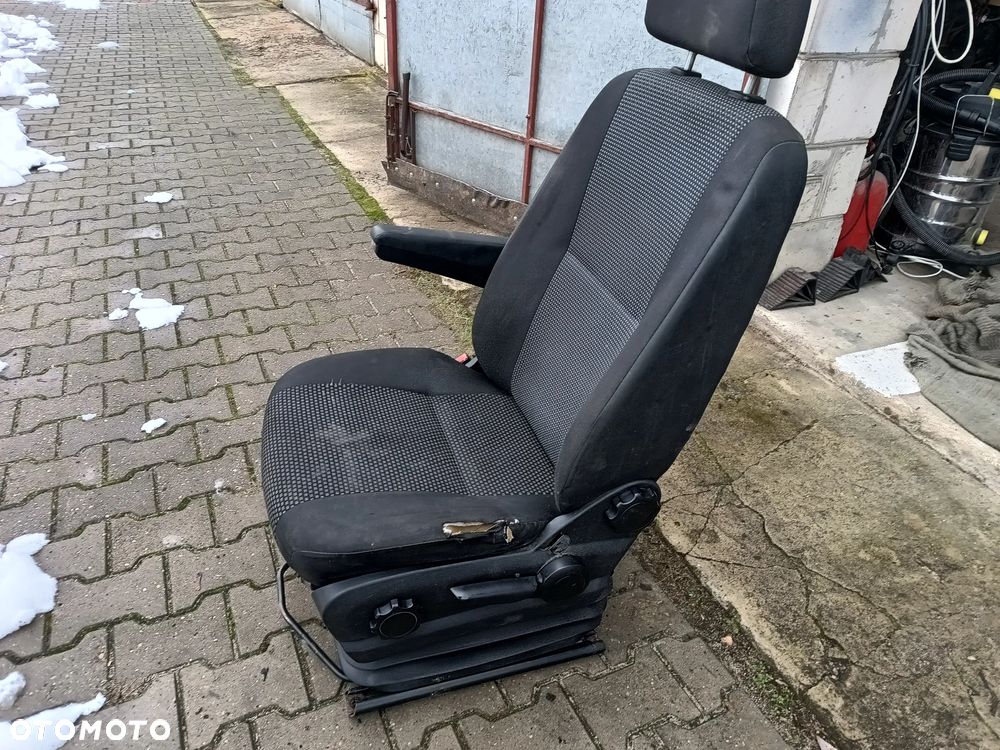 Fotel kierowcy pompowany zwykły podwójny sprinter 906 crafter Mercedes - 7