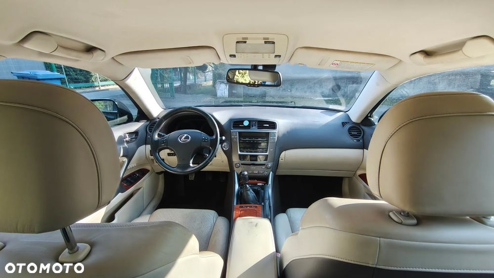 Lexus IS 220 D Elegance - 12