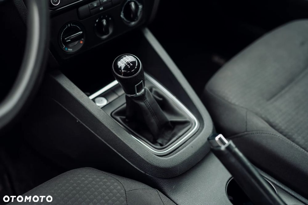 Volkswagen Jetta - 19