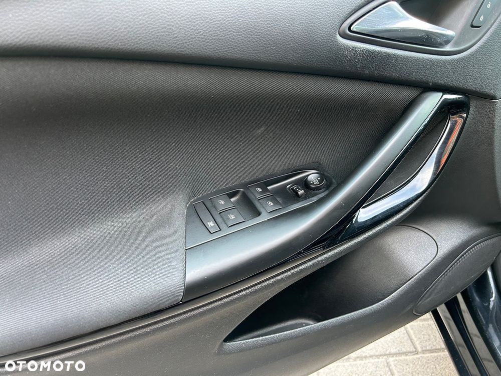 Opel Astra 1.4 Turbo Innovation - 17