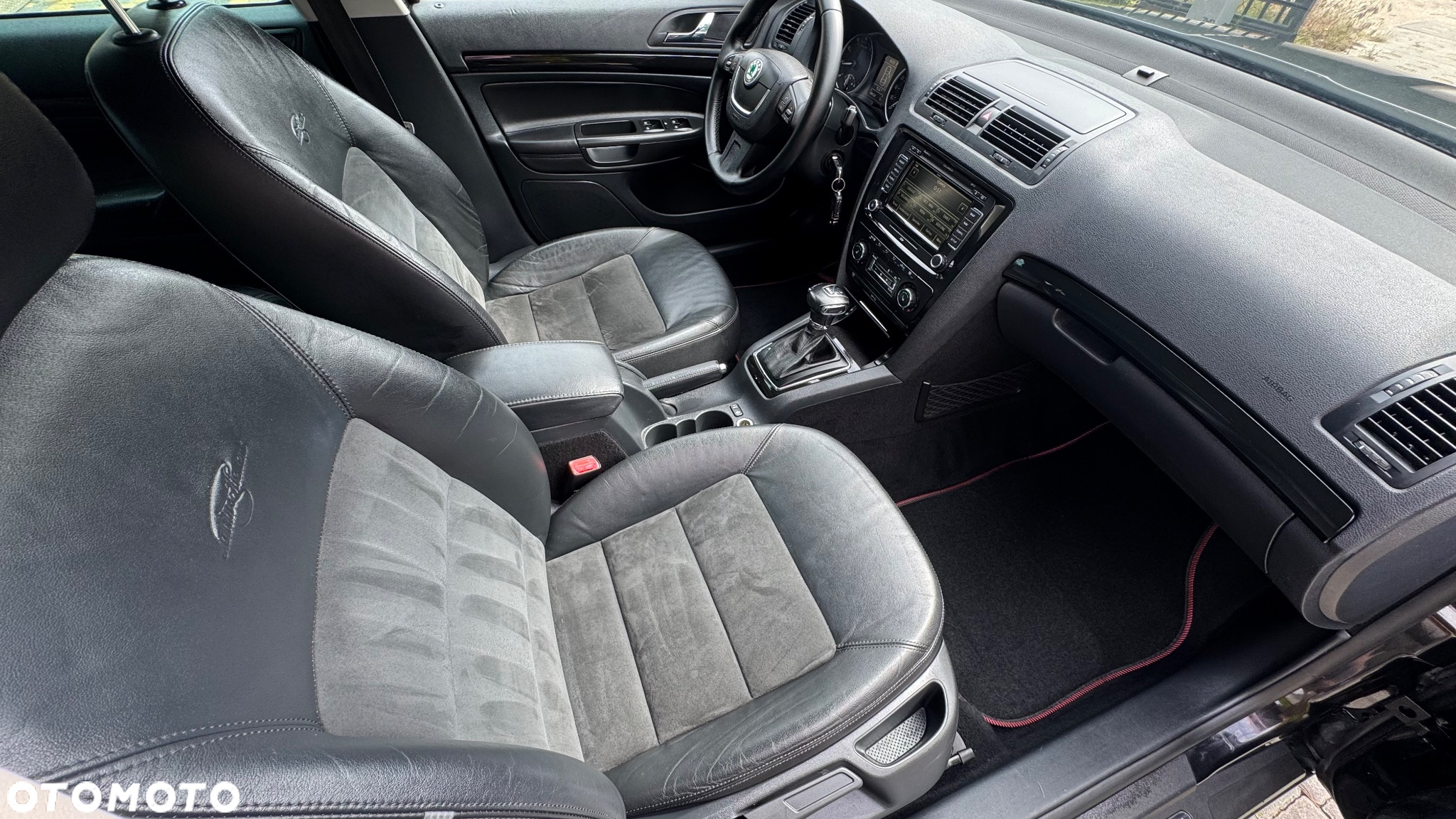 Skoda Octavia 1.8 TSI DSG Laurin & Klement - 18