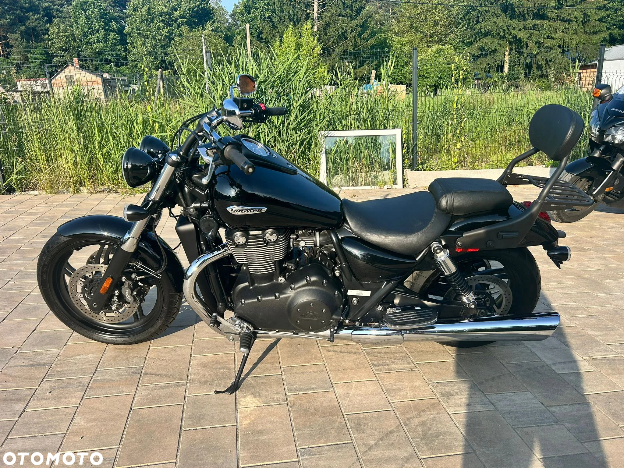 Triumph Thunderbird - 9