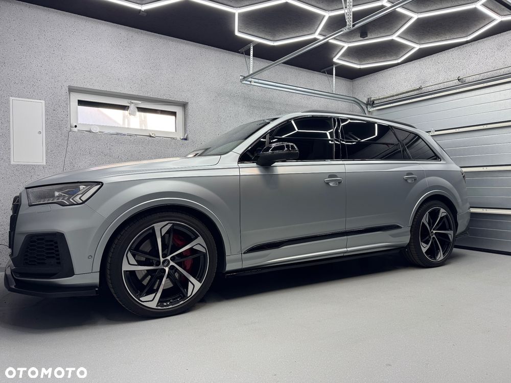 Audi SQ7 - 7