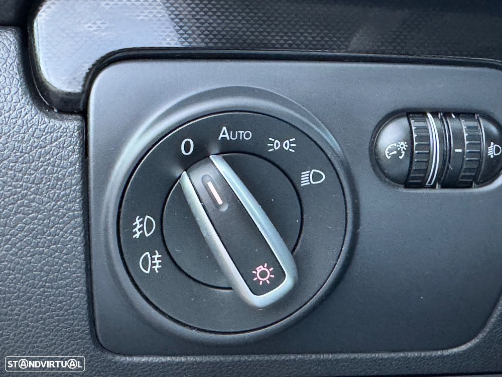 VW Golf 2.0 TDi Confortline - 19