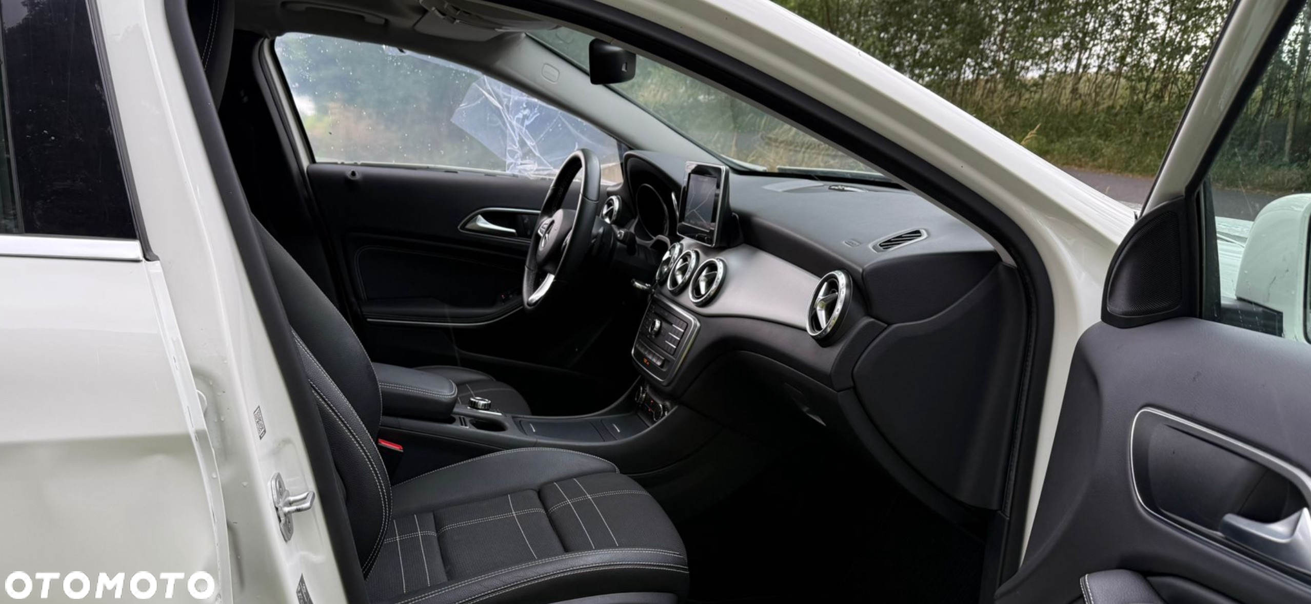 Mercedes-Benz GLA 200 7G-DCT Activity Edition - 17