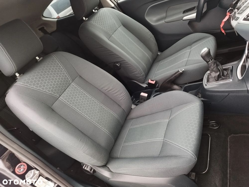Ford Fiesta - 23