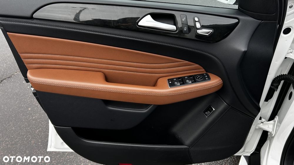 Mercedes-Benz GLE - 10