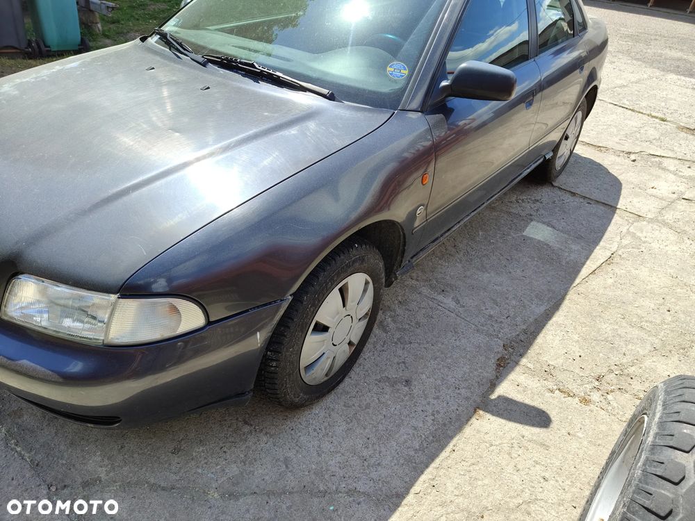 Audi A4 Limousine 1.8 - 5
