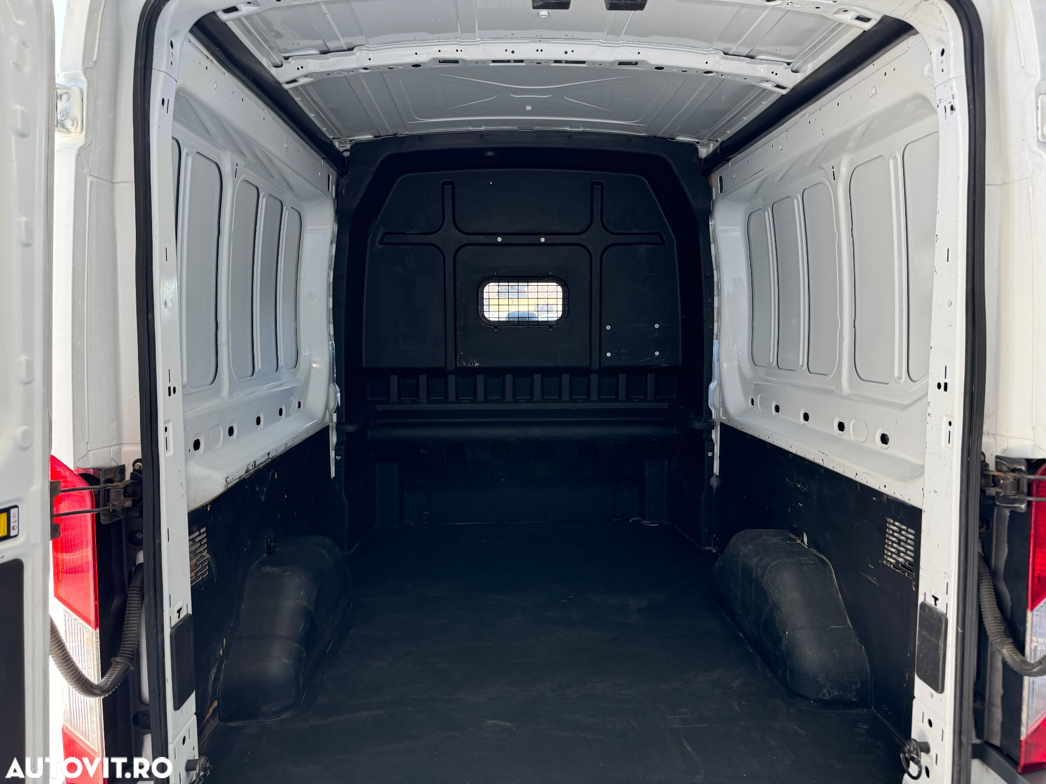 Ford Transit - 17
