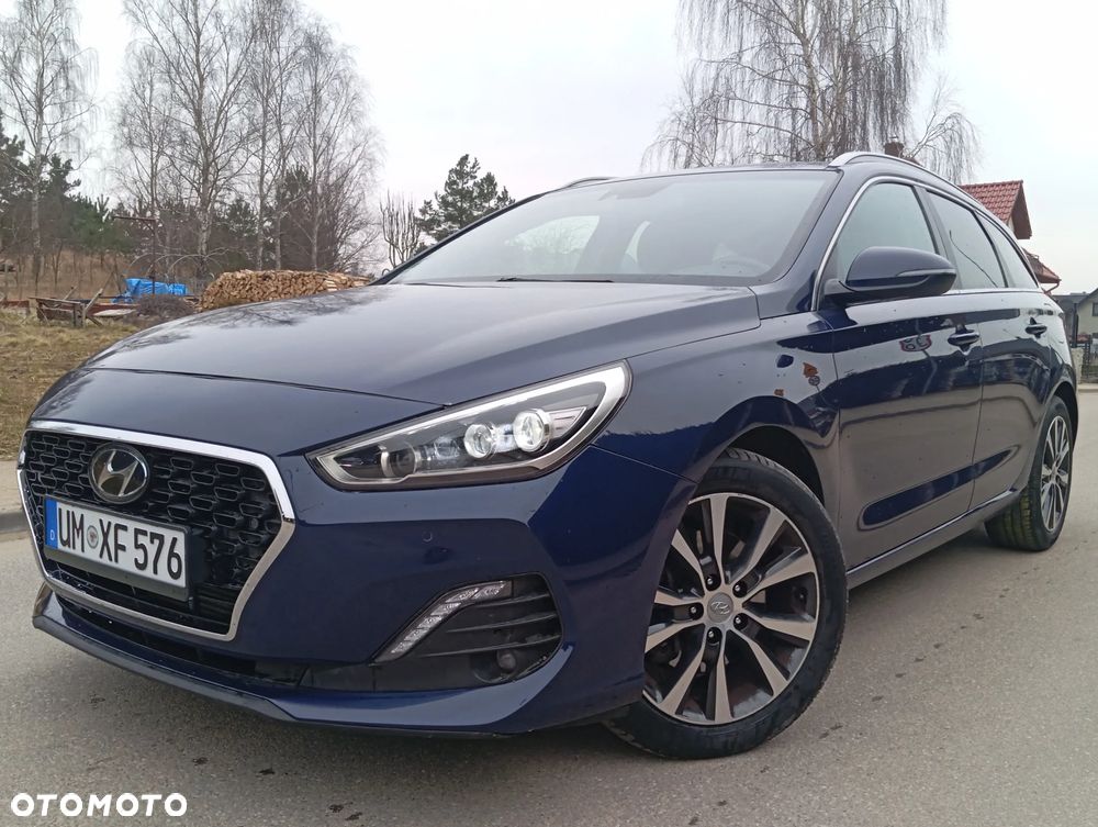 Hyundai i30 blue 1.6 CRDi Premium - 2