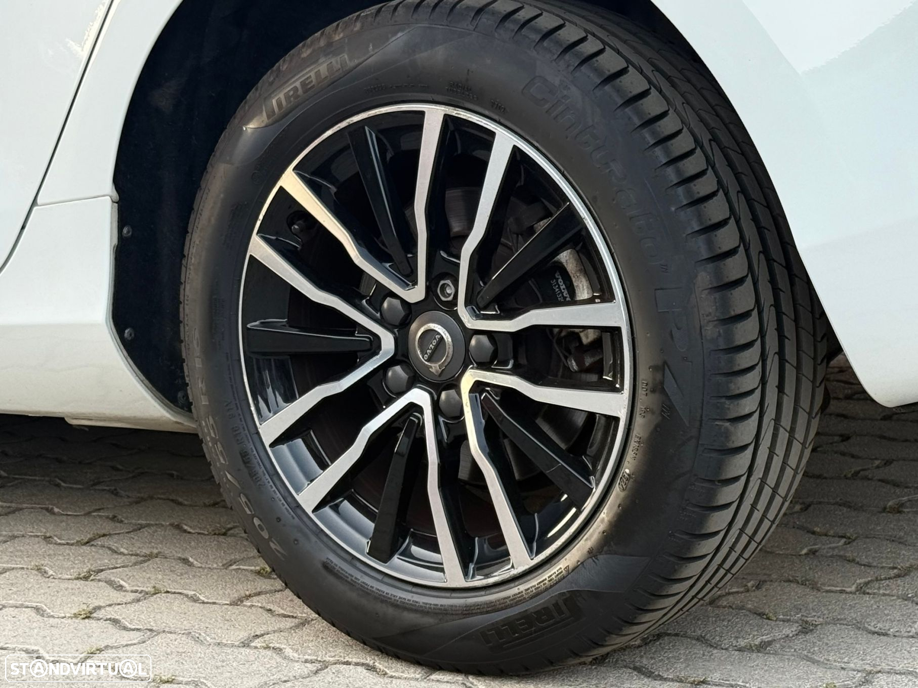 Volvo V40 2.0 D2 Momentum Geartronic - 5