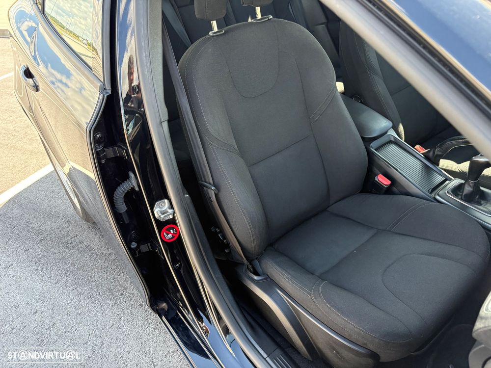 Volvo V40 2.0 D2 Momentum - 28