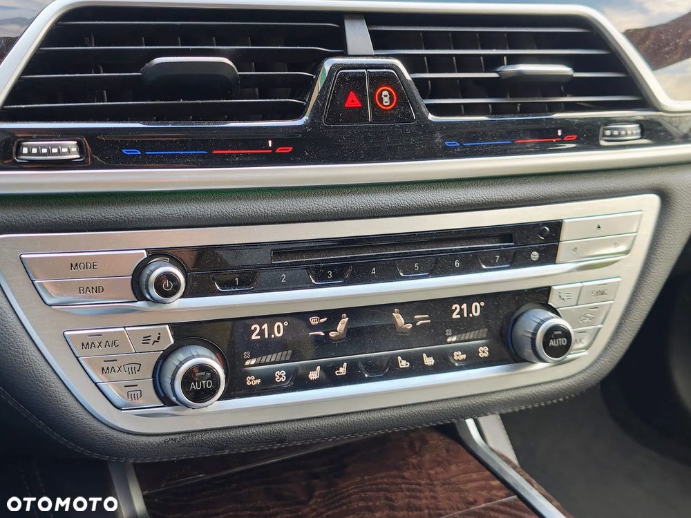 BMW Seria 7 740Li - 23