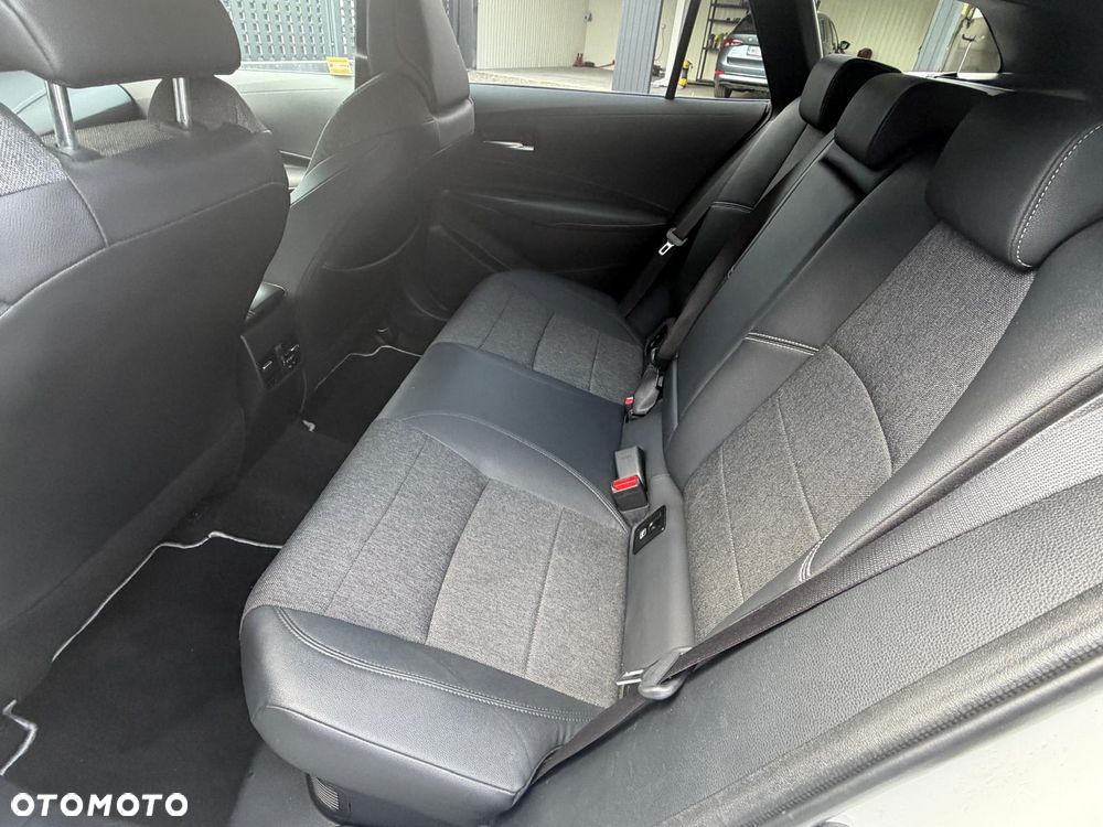 Toyota Corolla 1.8 Hybrid Executive - 22