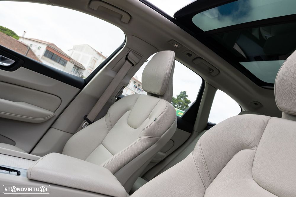 Volvo XC 60 2.0 B4 Momentum - 17