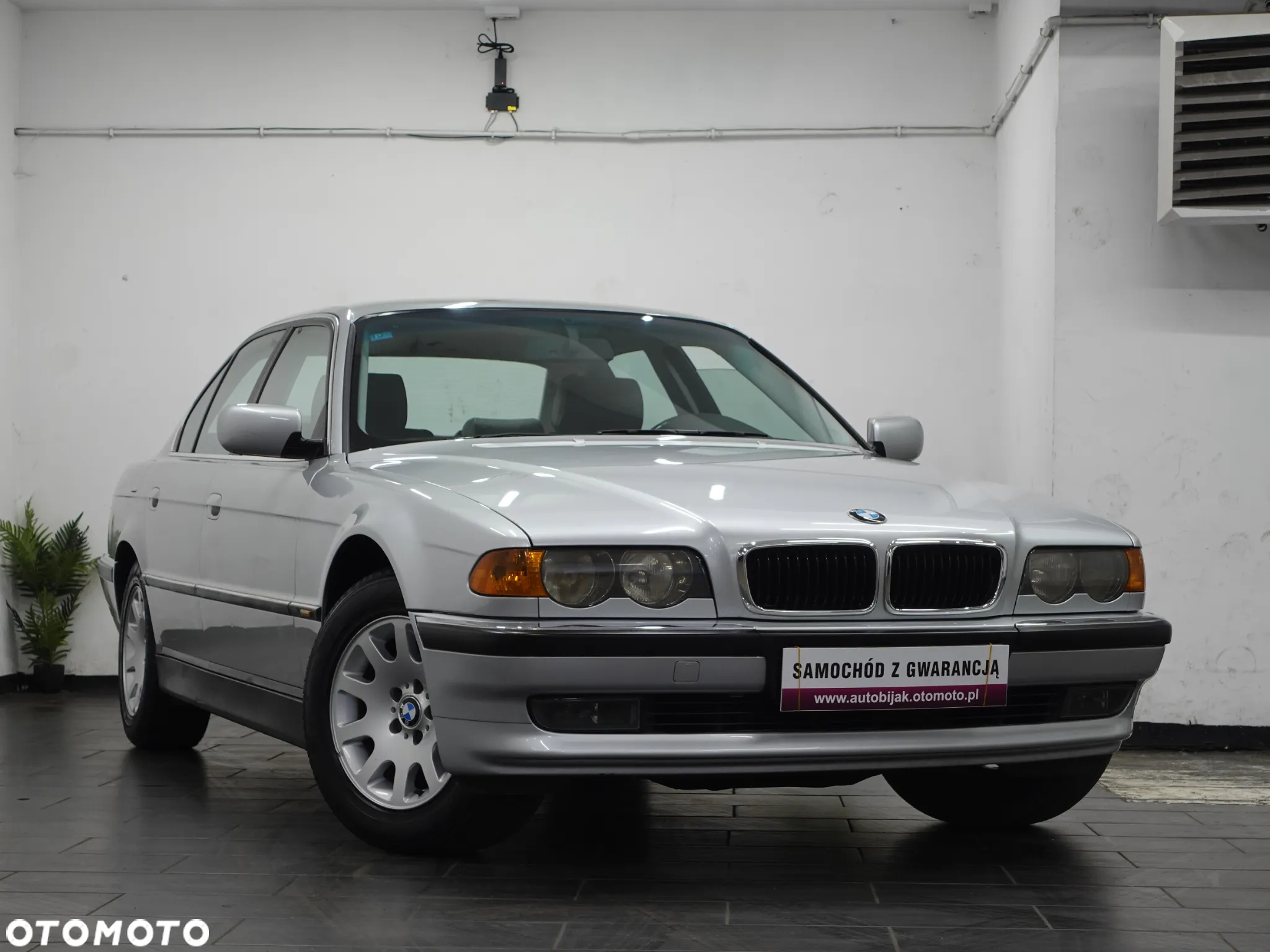 BMW Seria 7 728i - 12